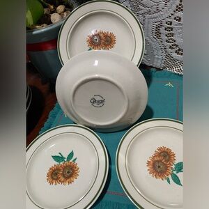 ✨⚡️💥Vintage 4 Stoneware Salad Dread Dessert Plates, 6.5" Sunflower